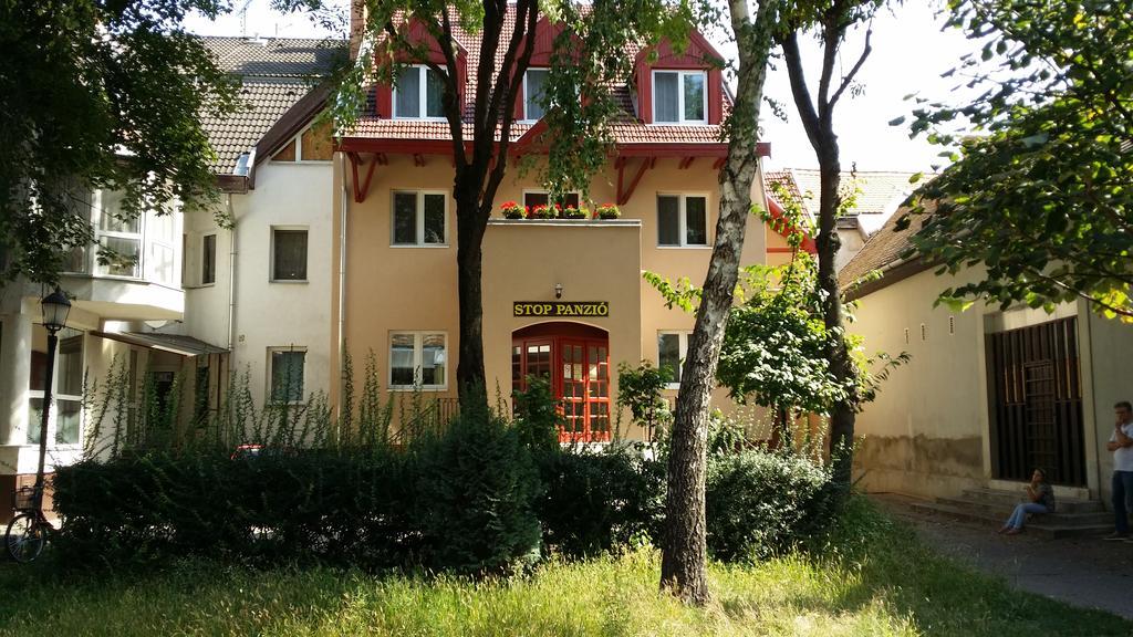 Stop Panzio Debrecen Exteriör bild